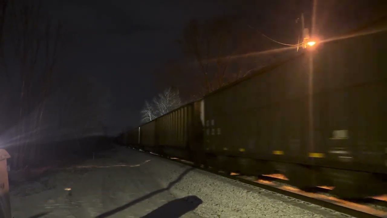 UP 7723 Heading Southbound through Grafton, WI on 3/1/2026
