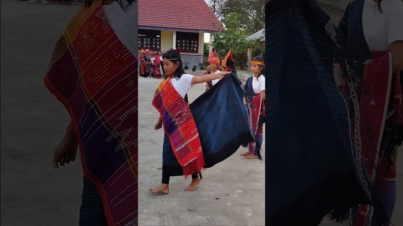 Fashion show dengan ulos pada kegiatan Kamis budaya Batak #fashionshow #ulosbataktoba #trending 