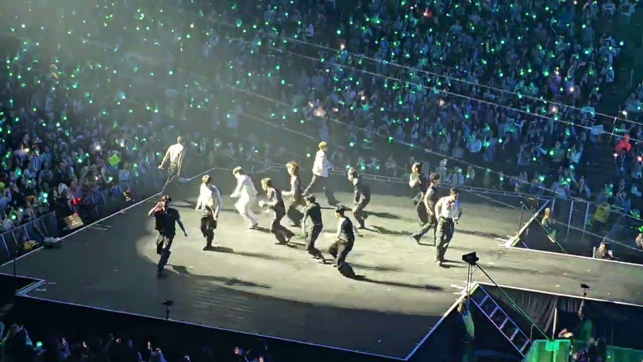 Seventeen - Hit
