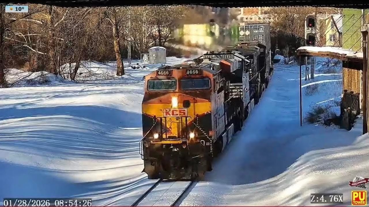 NS 24X with a Kansas City Southern de Mexico Gevo leading