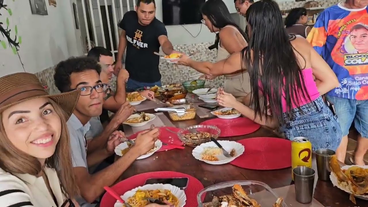 QUARTA FEIRA DE CINZAS COM ESSA MULTIDÃO AQUI NA NOSSA POUSADA 