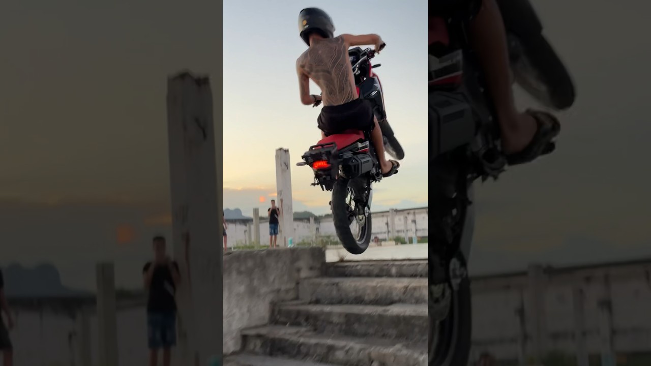 Grau subindo escada - Vinicius Moffati 