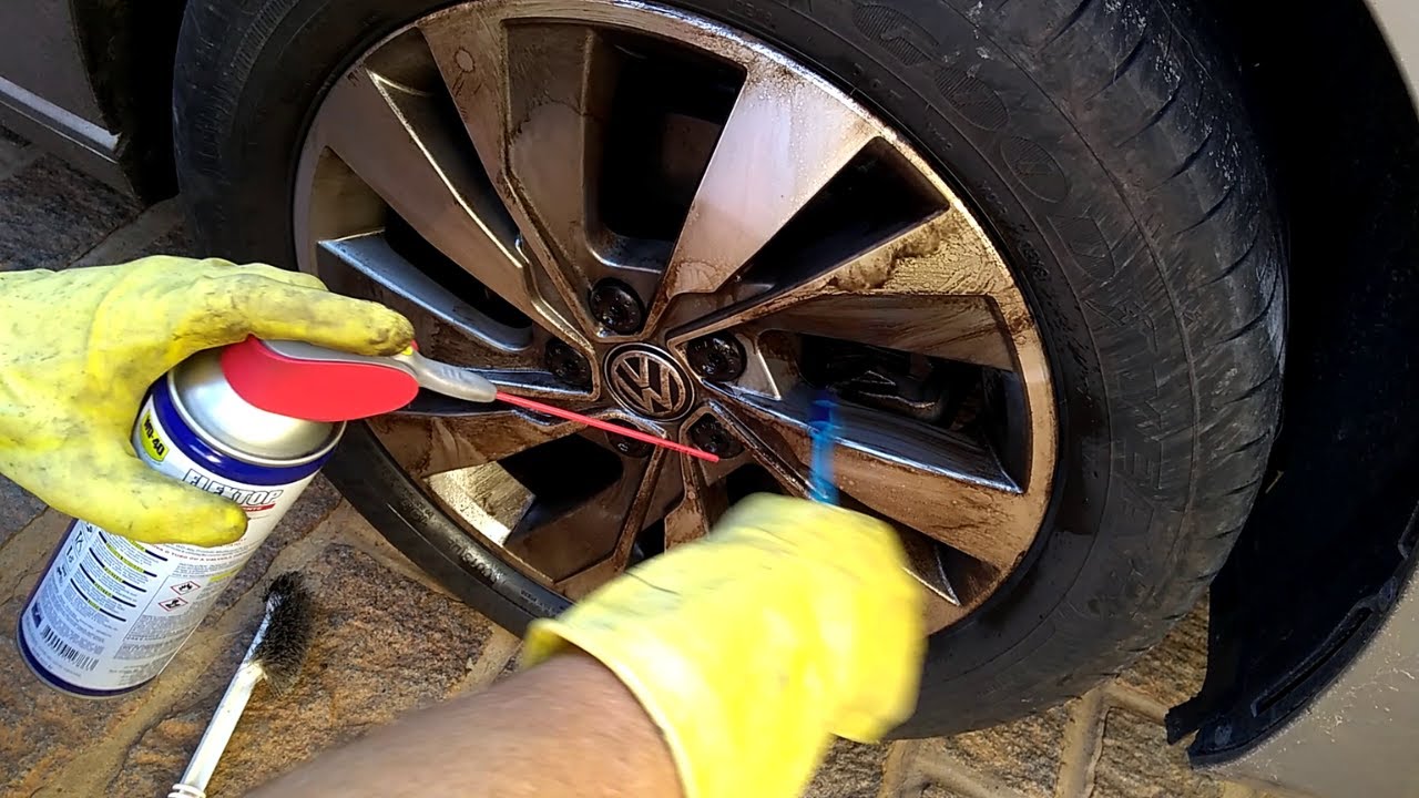 Ser&aacute; que o WD40 Limpa uma Roda de Carro Suja?