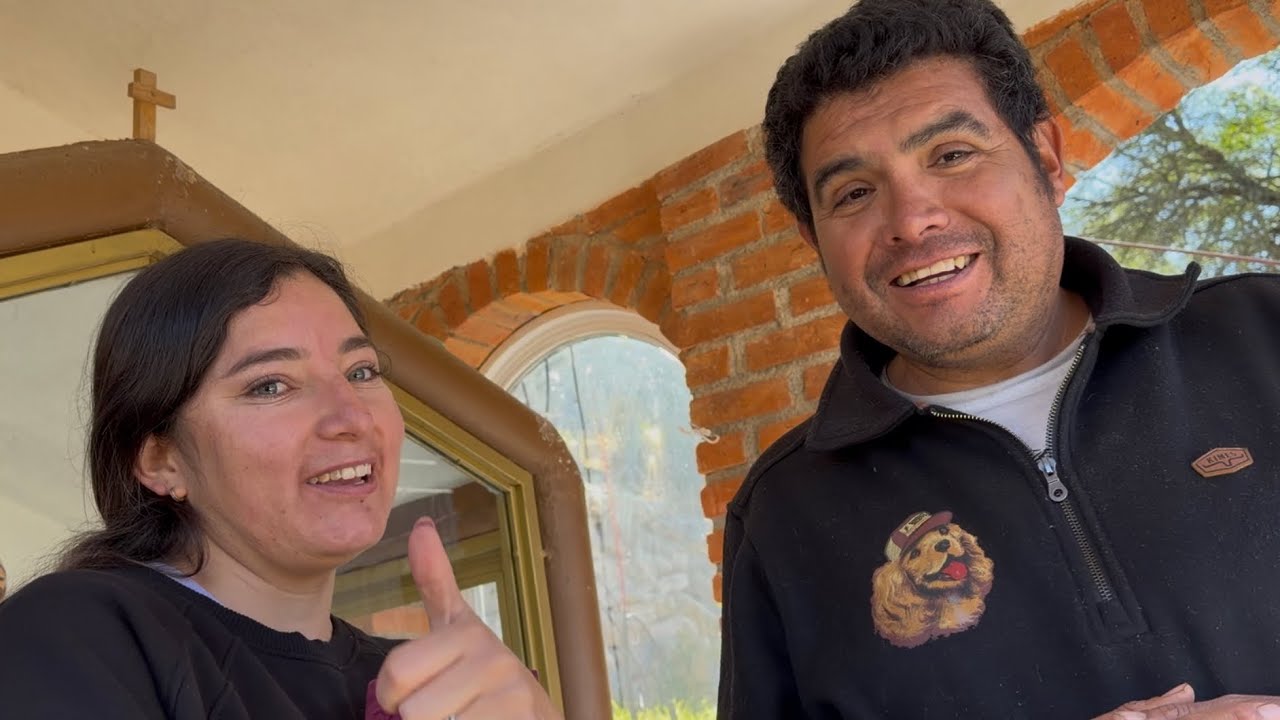 Aquí hay un chismerio 