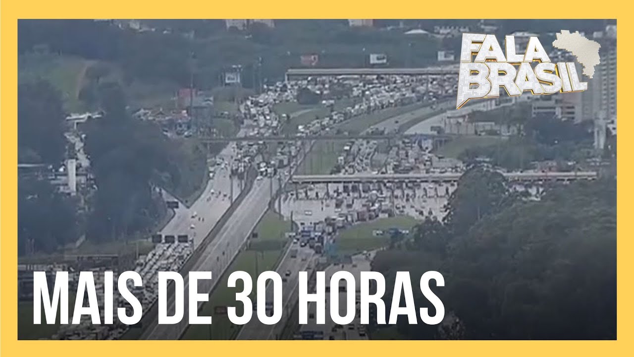 Manifestações de caminhoneiros por todo o país já duram 33 horas