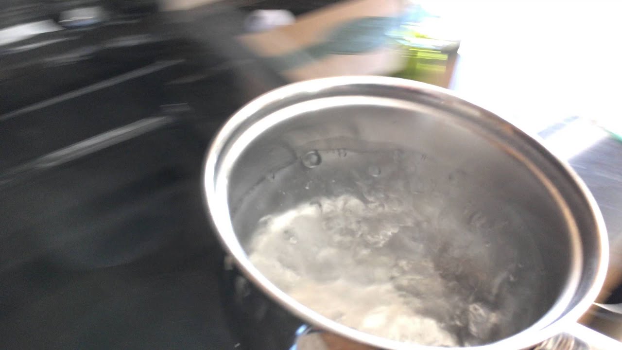 Make your own cloud! Boiling Water Vaporizes Instantly In Below Zero Weather