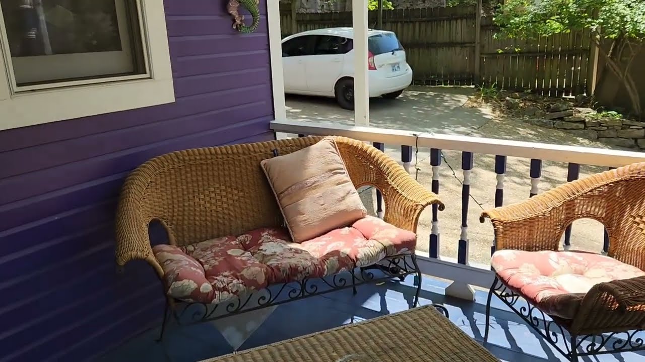 Cliff Cottage Inn  Eureka Springs Bed & Breakfast Emily Dickinson Cottage