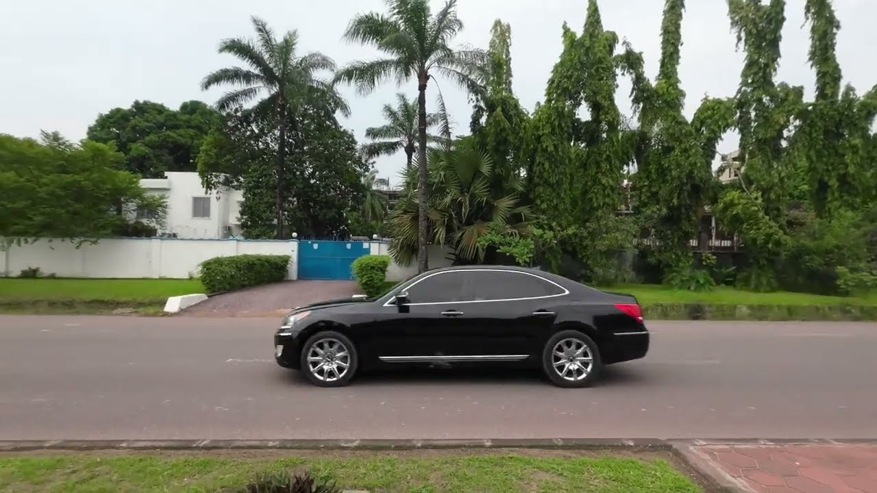 Kinshasa : A Walk On Blvd Colonel Tshatshi