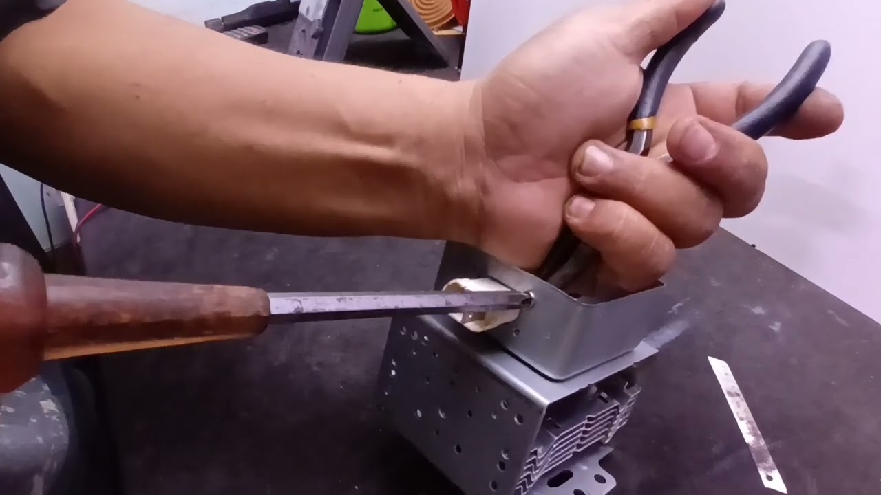 HOW TO REPAIR MAGNETRON SHORTED COIL!
