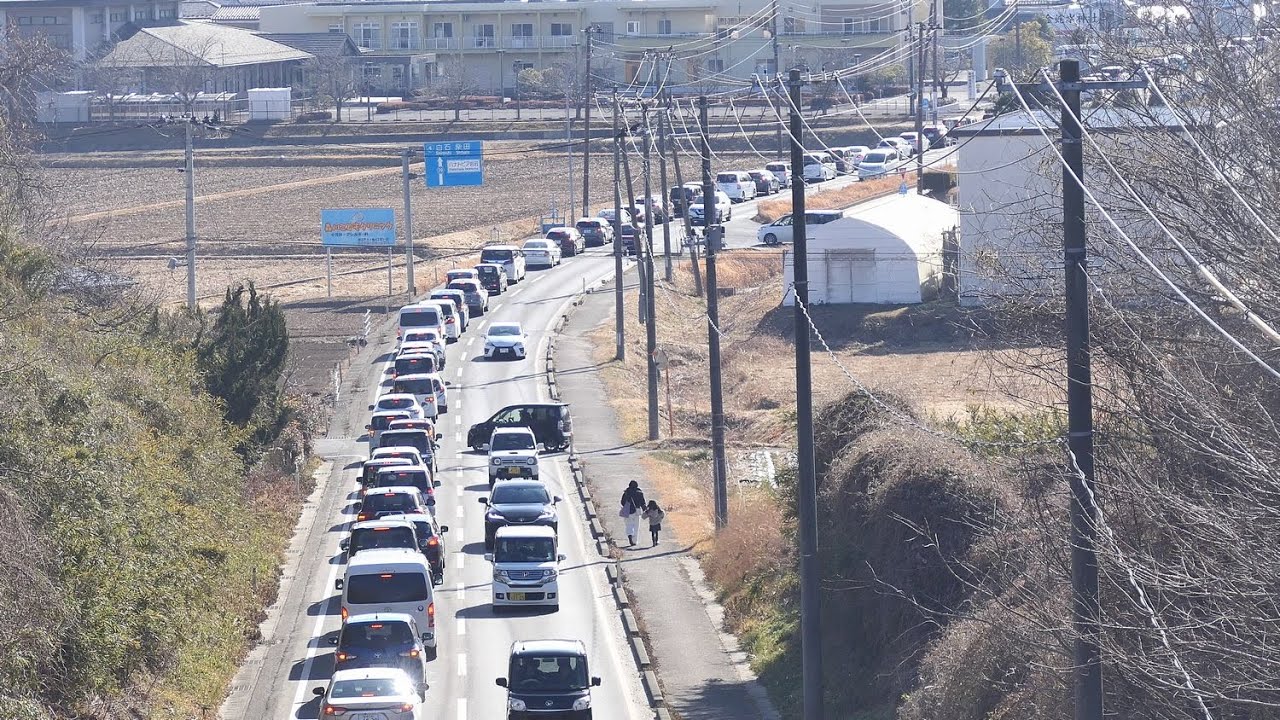 金蛇水神社　参拝に向かう車の渋滞（令和7年1月19日正午）