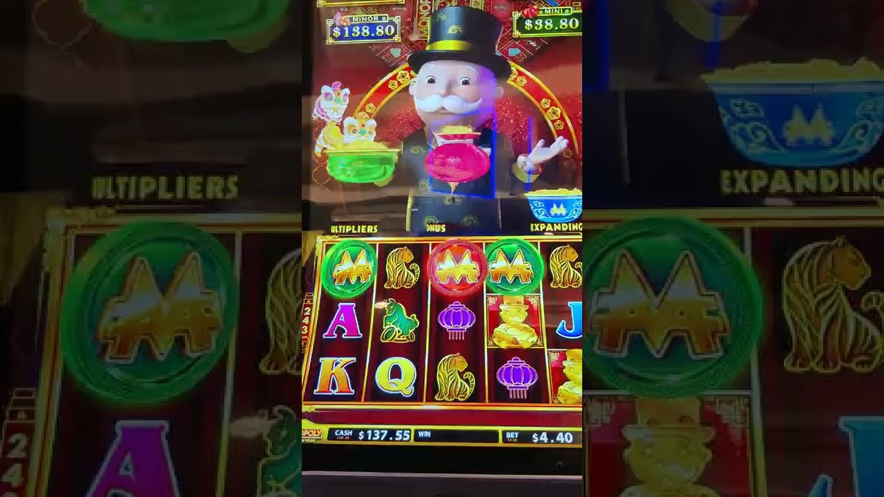 Double Bonus, Jackpot Bonus with Wild Multipliers!