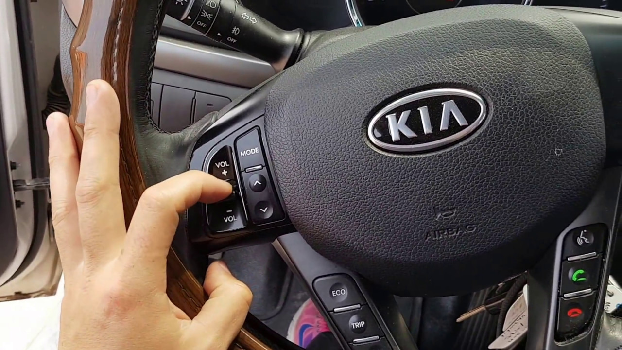 2013 KIA K5 WHITE LPG.