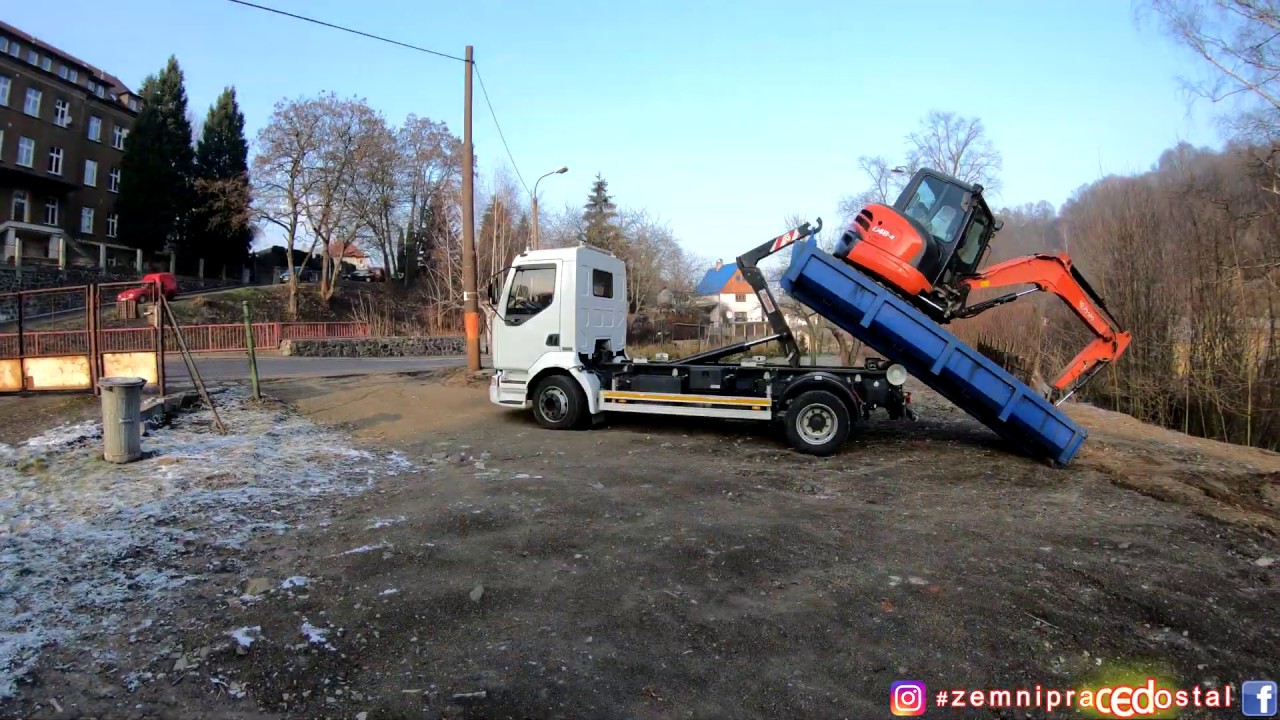 Montáž plastových jímek - Kubota U48