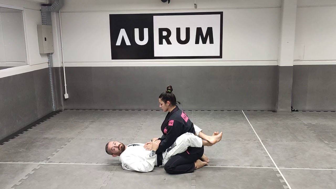 Armlock invertido.