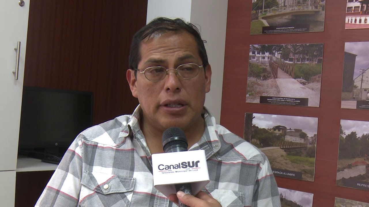 Municipalidad trabaja en el mantenimiento vial de calles de la ciudad