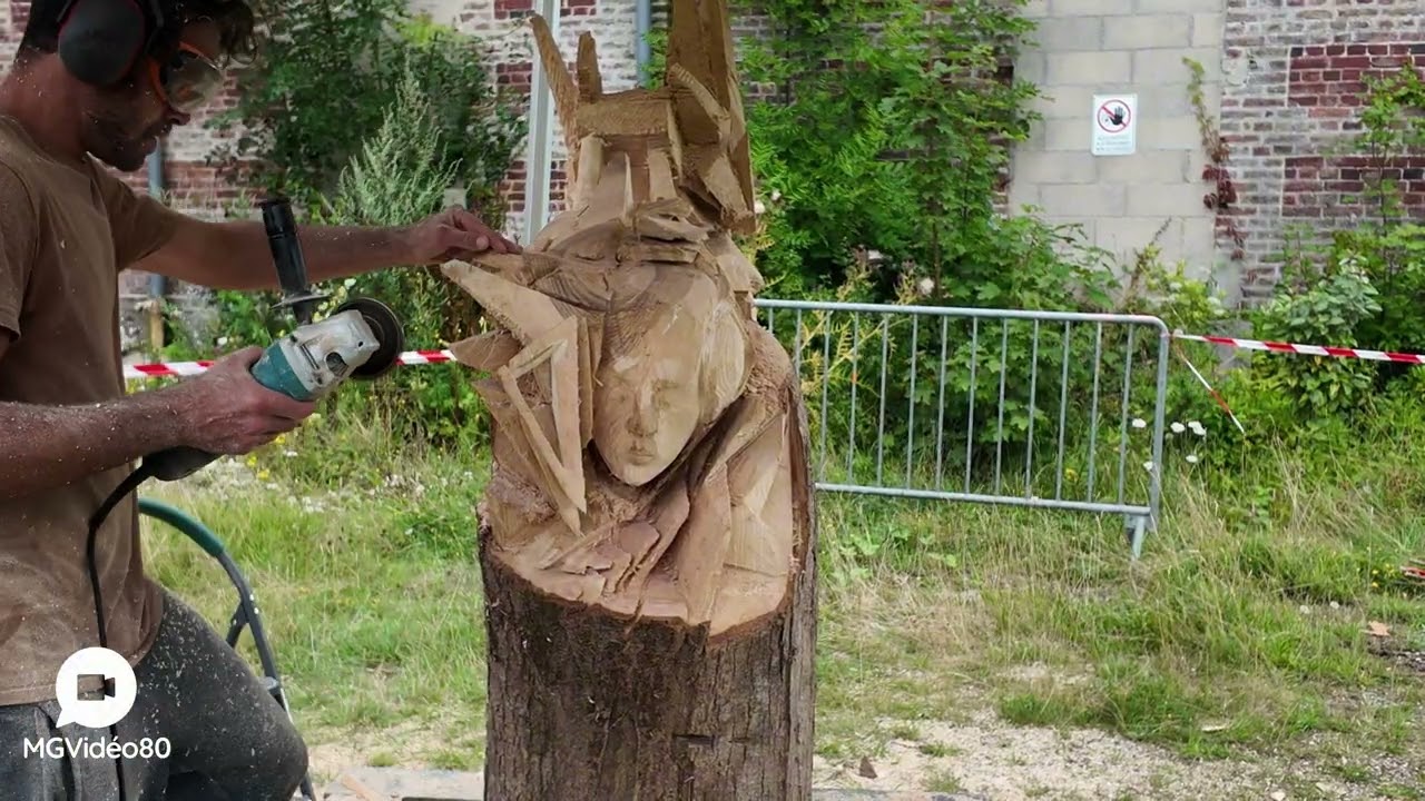Ault: au château du moulinet, l'artiste sculpteur BATON