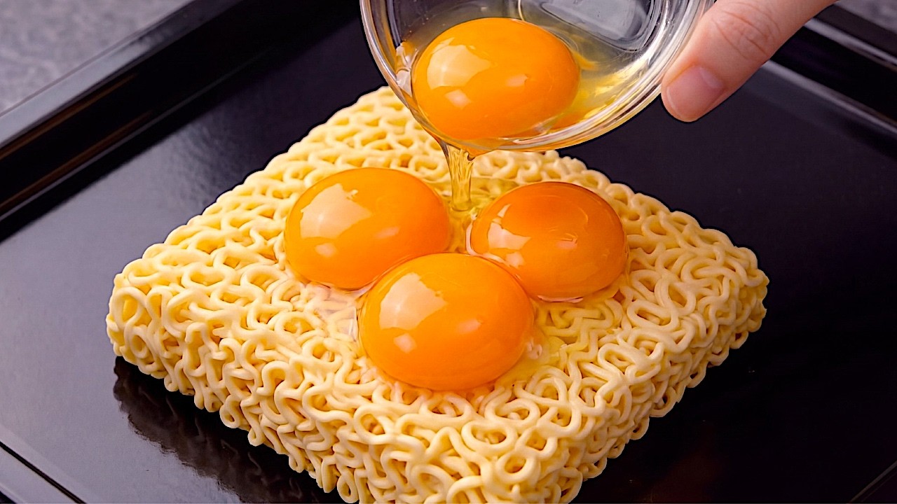 Schnelles Rezept! Ich koche es fast jeden Tag! Gießen Sie Eier über Instantnudeln!