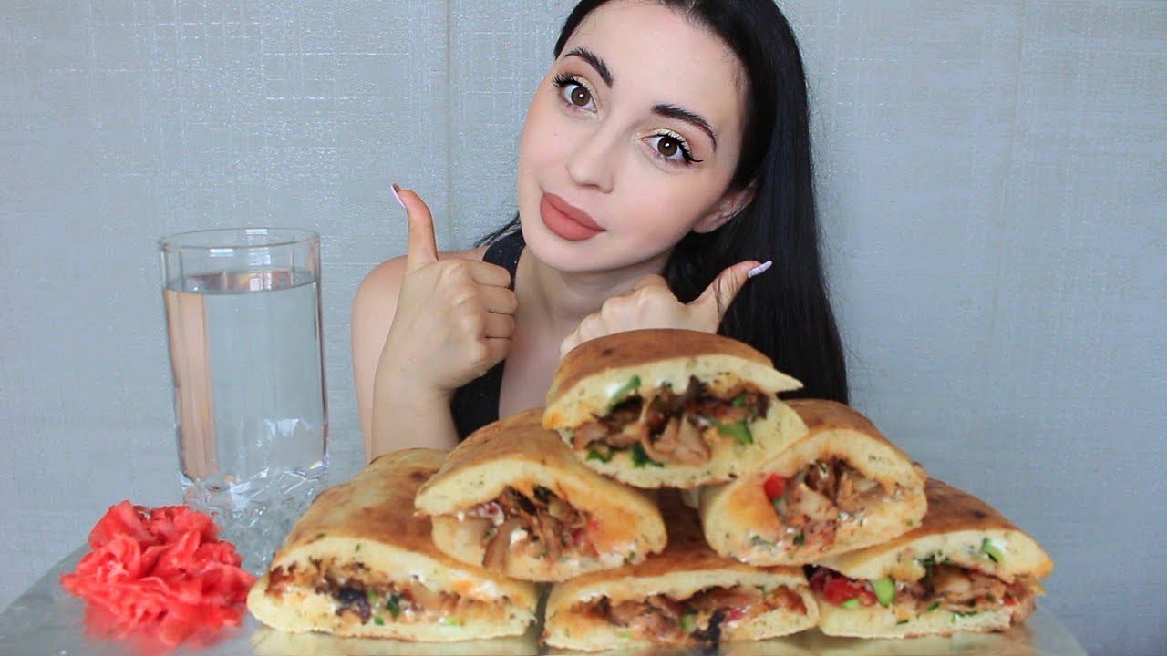 СЛУЧИЙ В САЛОНЕ КРАСОТЫ / ШАУРМА / Mukbang Ayka Emilly