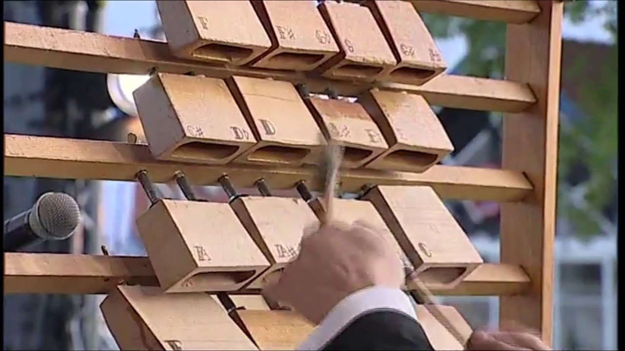 Regimantas Šilinskas (skrabalai / wooden bells ) - ,,SENELIO POLKA