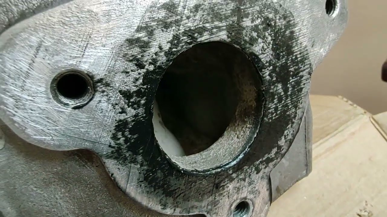  ​O Segredo para Recuperar Cabeçote Corroído usando Cola Preta de Silicone!