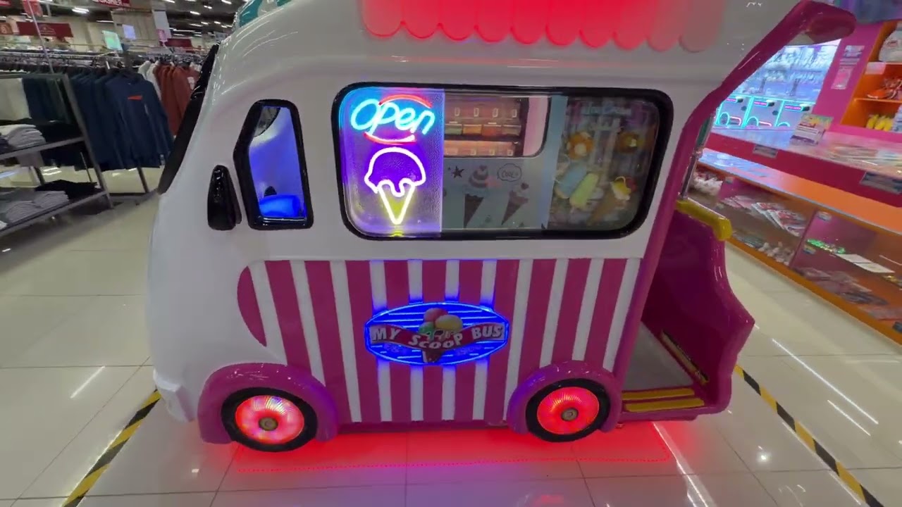 Elvis Drives an Ice Cream Truck 🍦🚚 at Ganarova AEON Lai Chi Kok | Make-Your-Own Ice Cream Game!