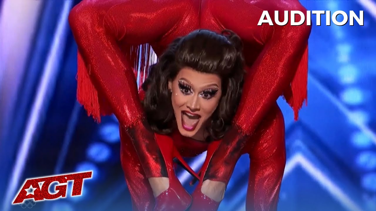OMG! Singing Contortionist Drag Queen 