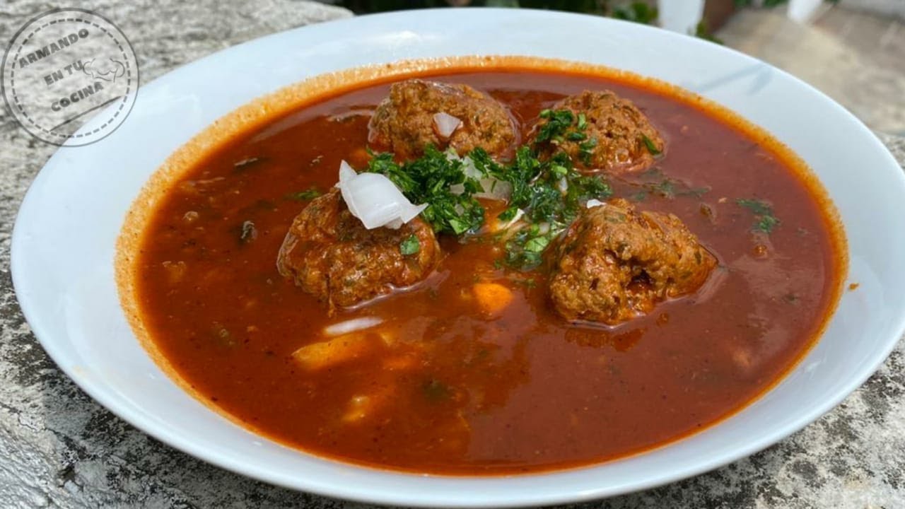 Albondigas Estilo Birria