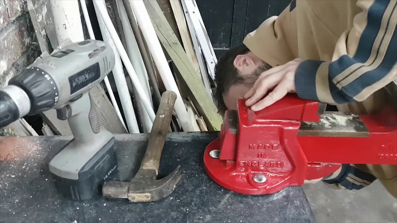Building a vice stand into a bench