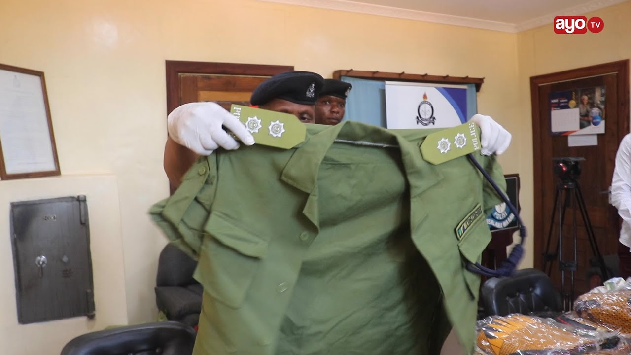 AKAMATWA NA SARE FEKI ZA POLISI ''ALIKUWA ANAPIGA NAZO PICHA, ZIMESHONWA KIJANJA JANJA TU''