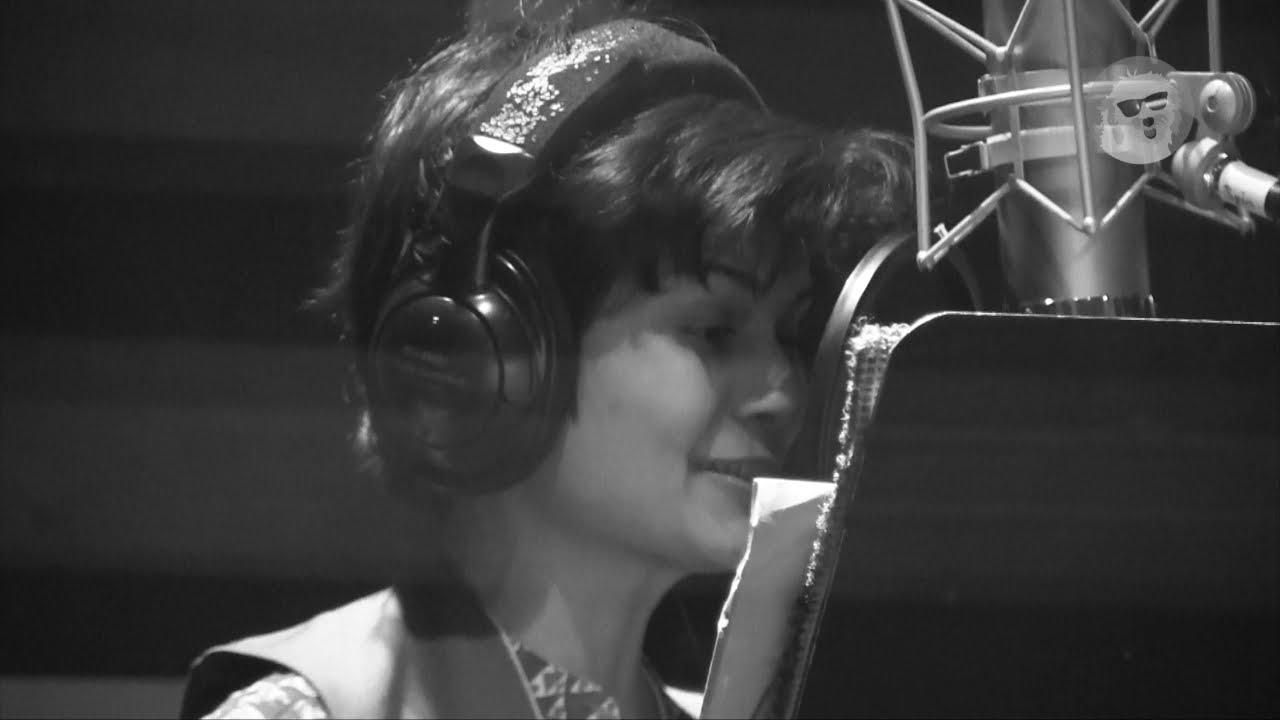 Aayushi Karnik - Troublemaker Album Preview