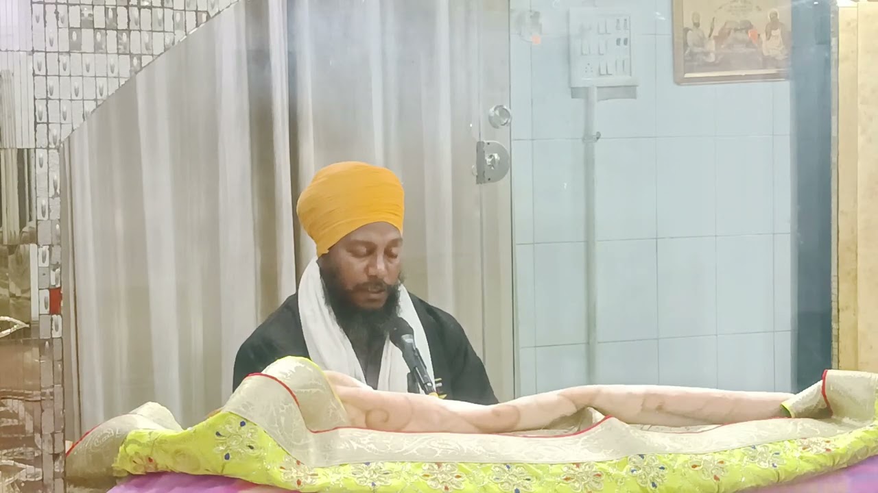 ਜਿਸ ਮਨੁੱਖ ਨੇ ਨਾਮ ਅਮ੍ਰਿਤ ਦੀ ਖੁਰਾਕ ਖਾਣੀ ਸੁਰੂ ਕਰ ਦਿੱਤੀ ਹੈ 