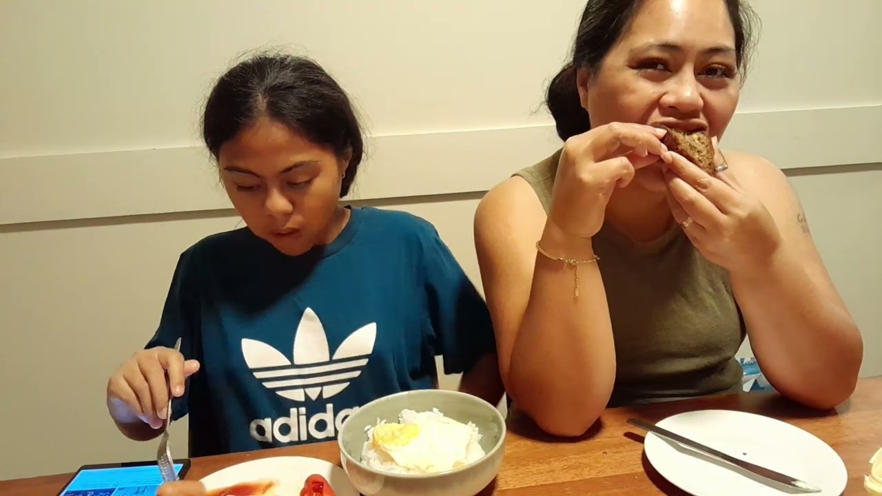 Best Banana Bread for family dinner. #bananabread #familydinner #fyp 