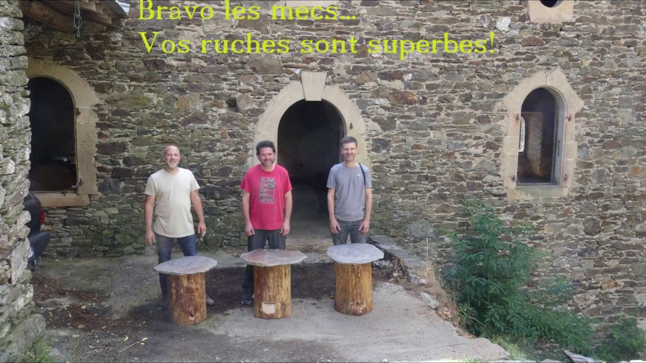 ON A CONSTRUIT NOS RUCHES-TRONCS !