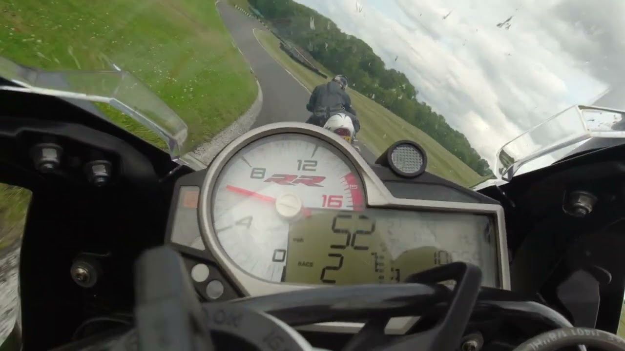 s1000rr Back at cadwell park track day