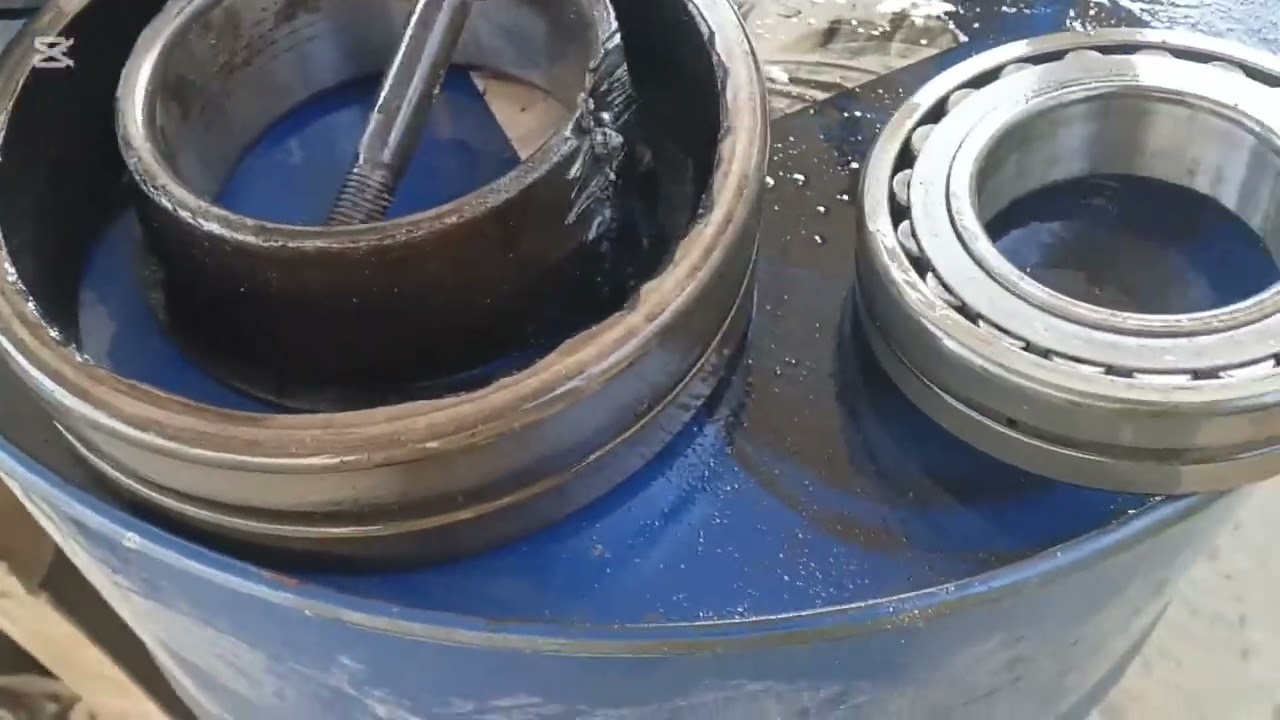 Repair of swing gearbox of 42-5 futzmasiester concrete pump..