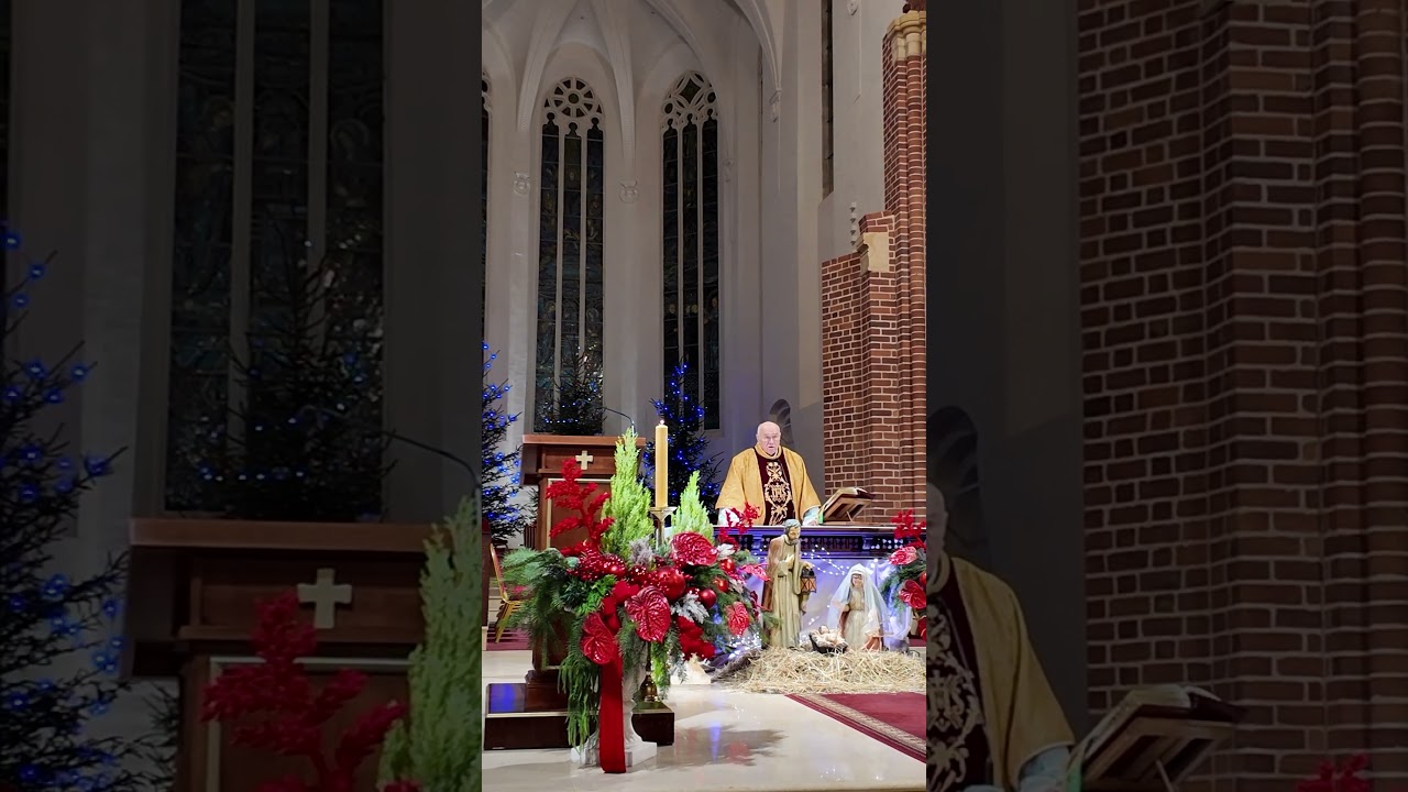 SYLWESTER W KOLEGIACIE! ⛪ Niesamowita moc kolędy pod 7m krzyżem! ks. Ryszard Dobrołowicz 