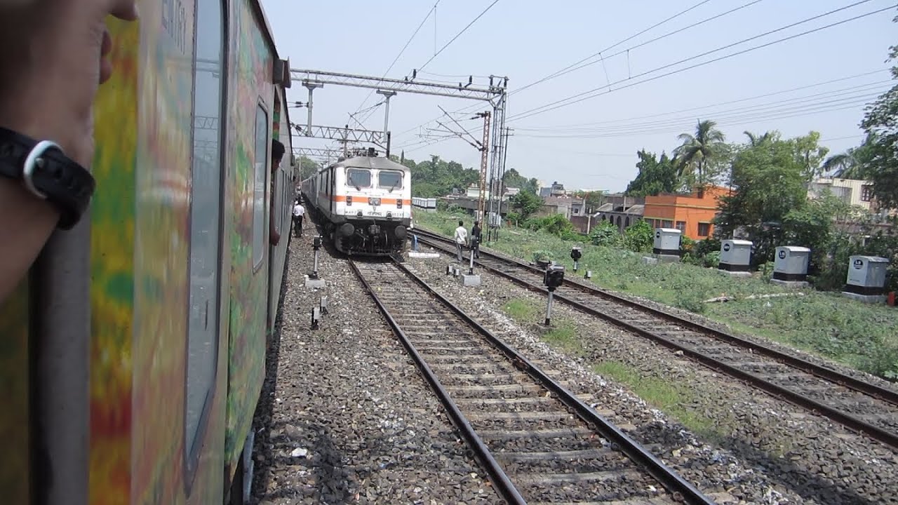 Full Journey on India's Fastest Duronto: Dhanbad-Sealdah (With Rajdhani Overtake)