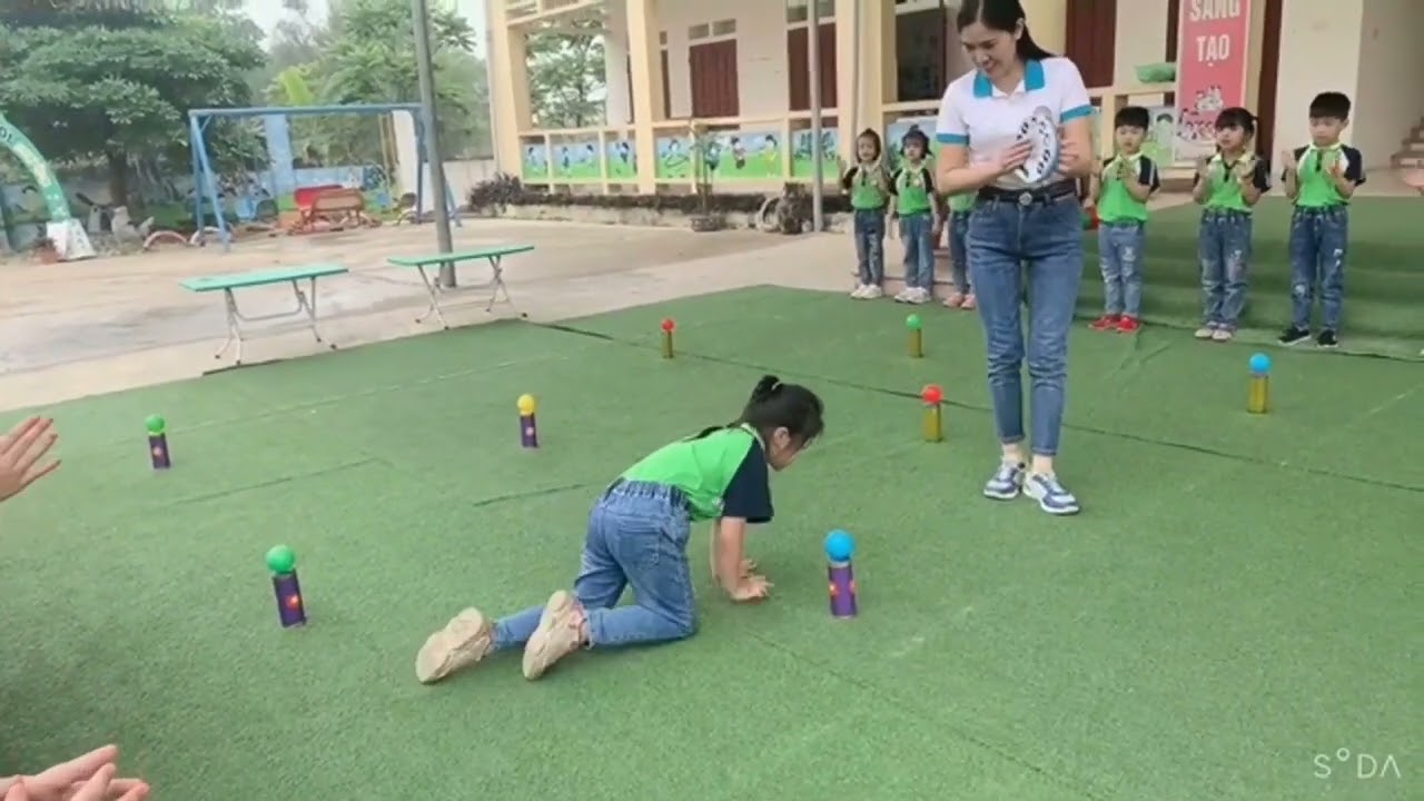 PTVĐ: Bò dích dắc qua 5- 6 điểm