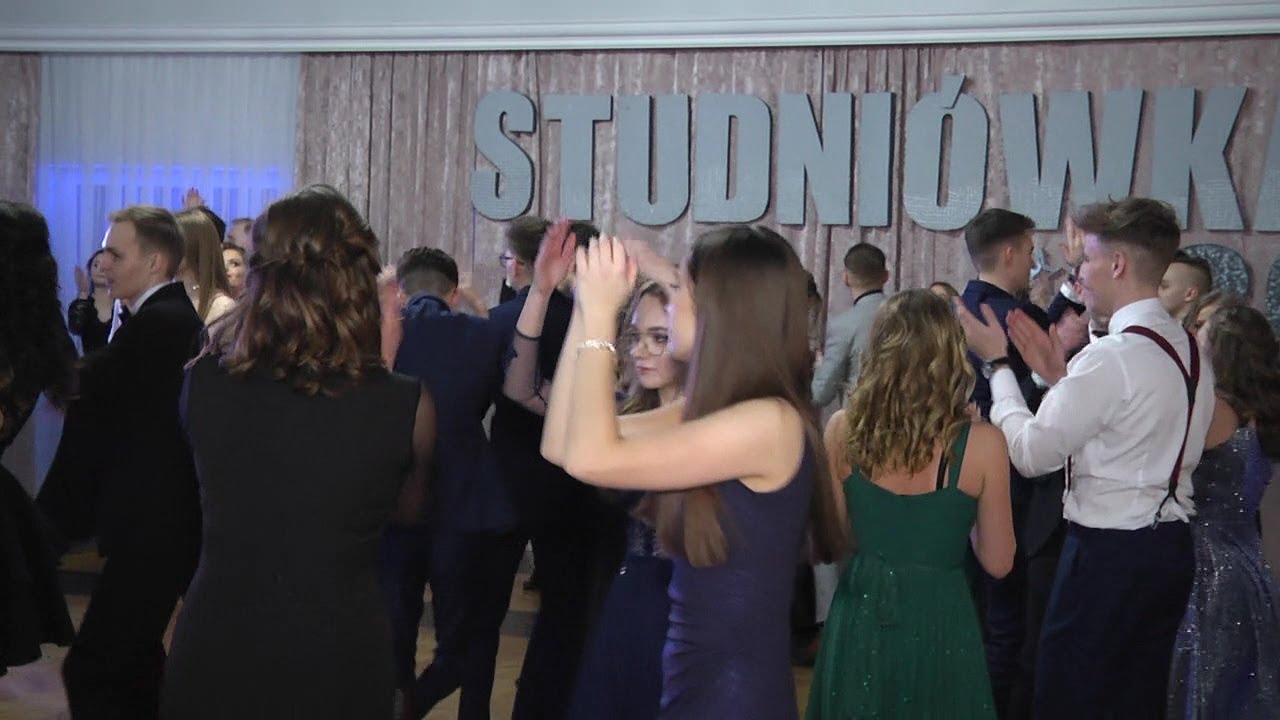 Studniówki 2022: Zespół Szkół nr 1 im. Jana Pawła II w Przysusze