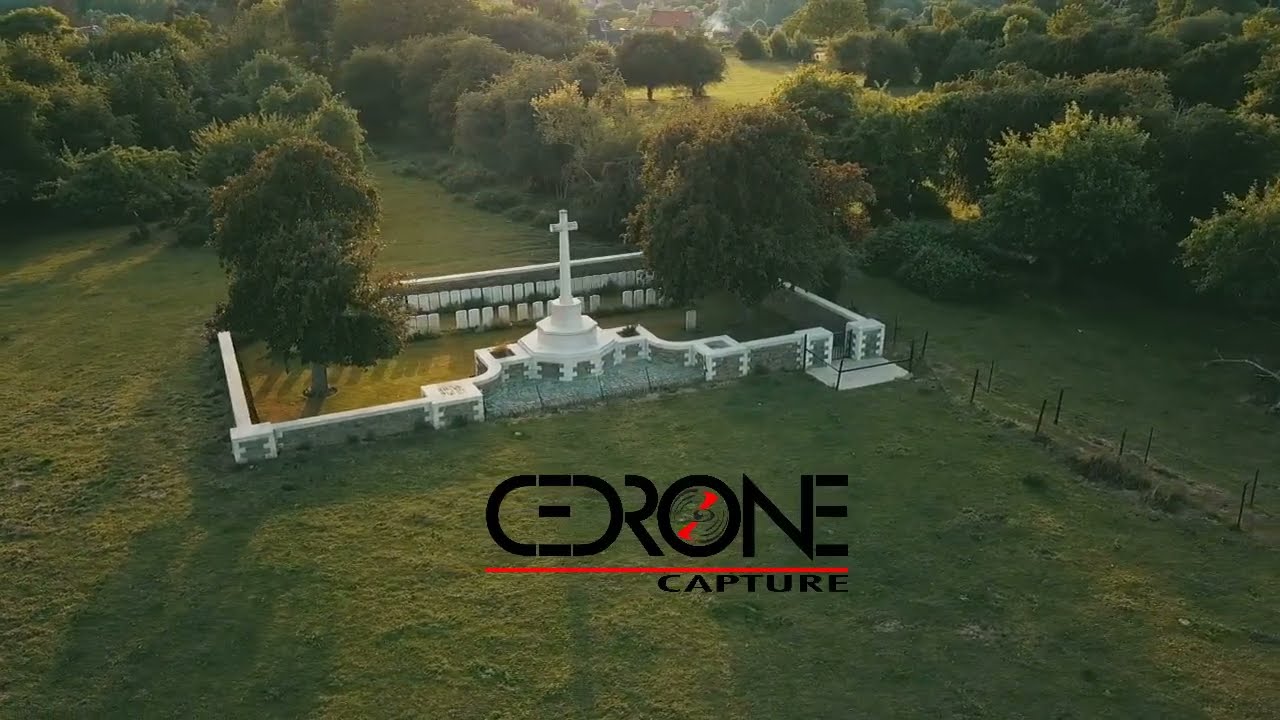 Visite du cimetière militaire de Sebourg vue par le drone de Cedrone Capture
