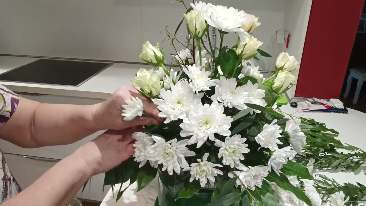 Красивый юбилей,красивая дата!  Декор для зала,живые букеты цветов для ваз