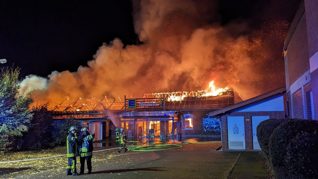 Erkelenz-Lövenich: Großbrand zerstört Edeka Markt