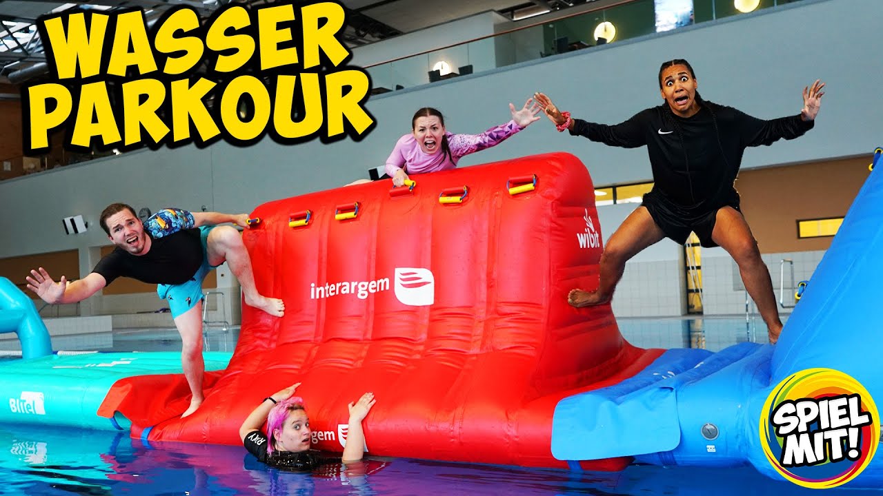 WIR TESTEN DEN XXL WASSERPARKOUR IM SCHWIMMBAD🌊🏃‍♀️