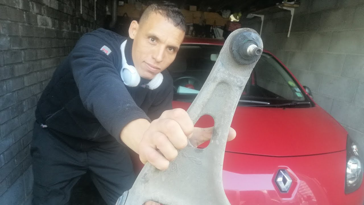 twingo RS remplacement triangle de suspension
