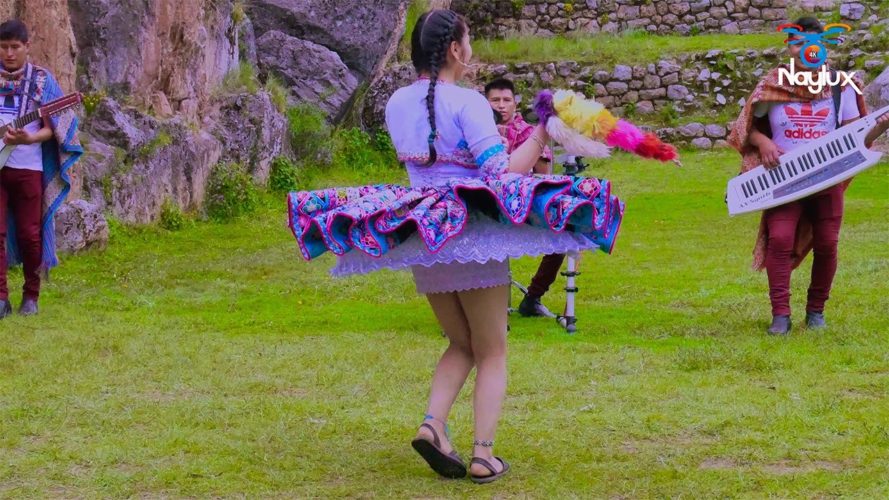 LUZ NELLY DEL CUSCO Y SU AGRUPACIÓN LA YERBA / 2022