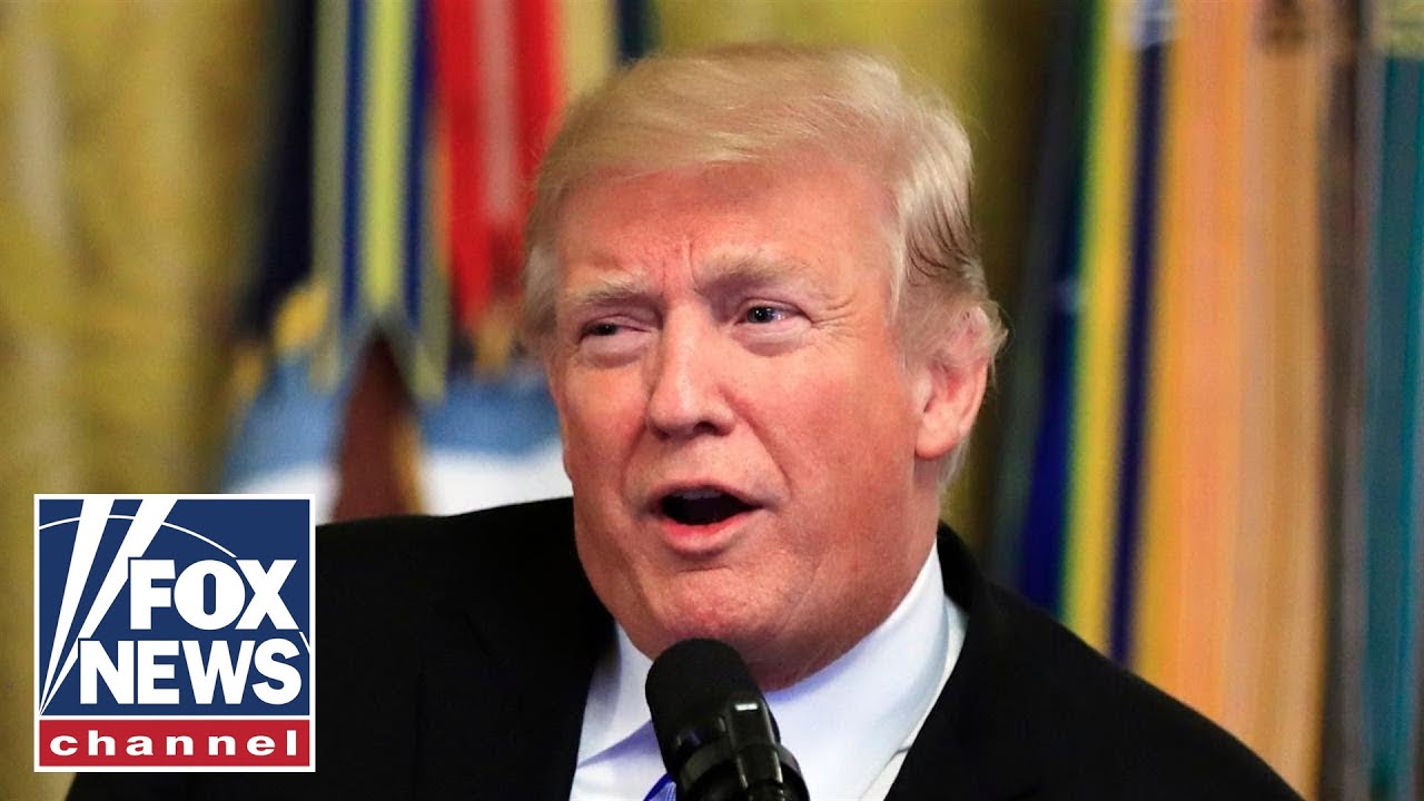 Trump presents trophy to US Army football team