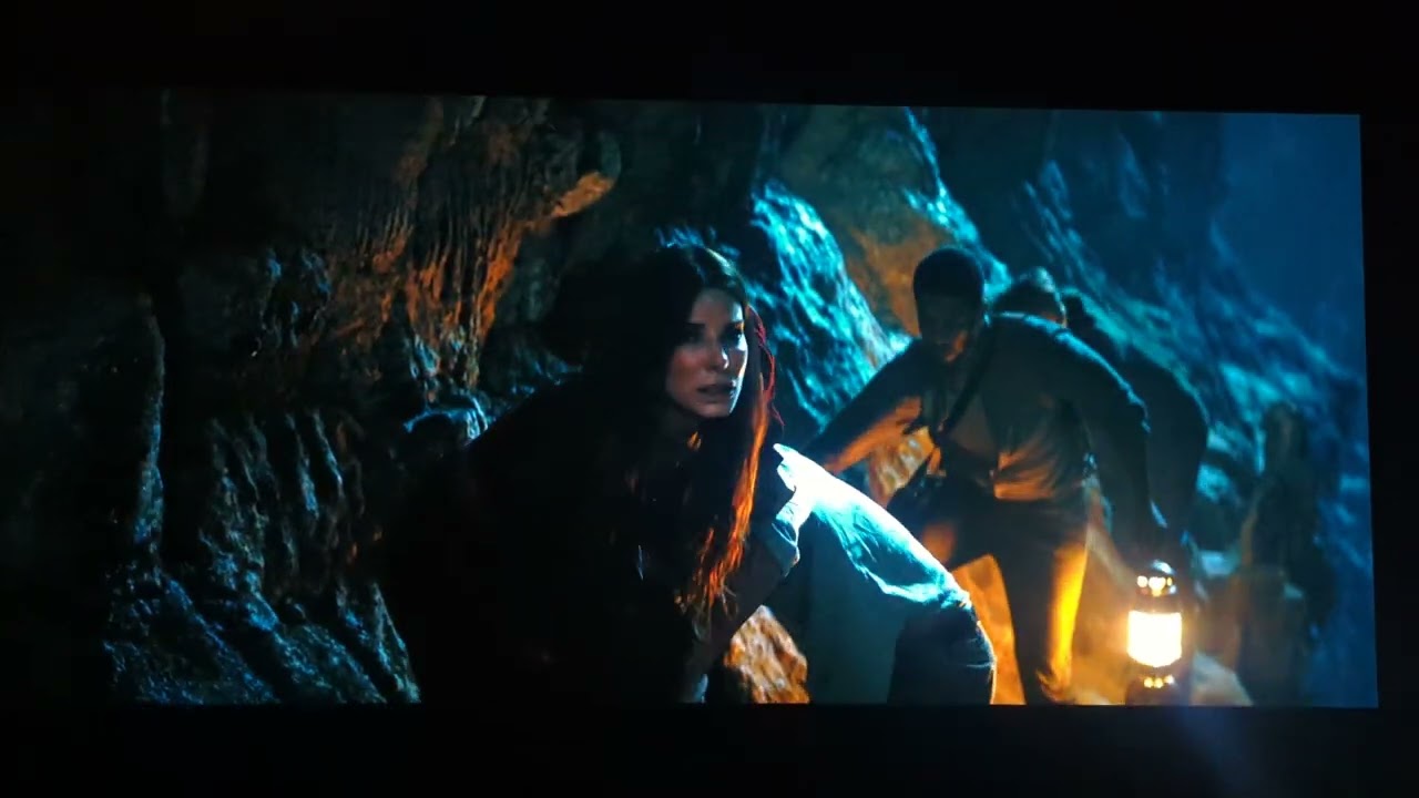 The Lost City - FUNNY SCENE - Julian Falls
