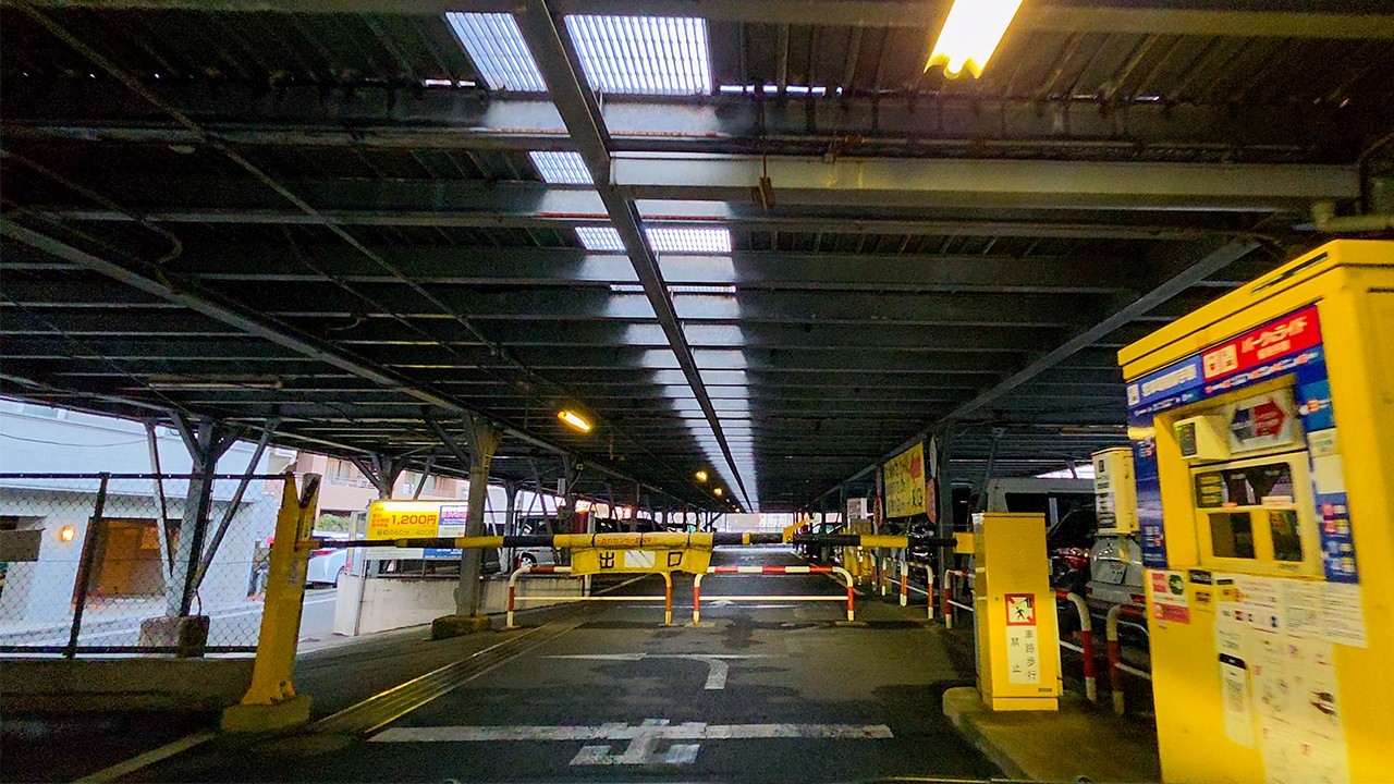 🅿️タイムズ京急川崎駅前『立体』駐車場出口から｜神奈川県 川崎市 川崎区 駅前本町 出方