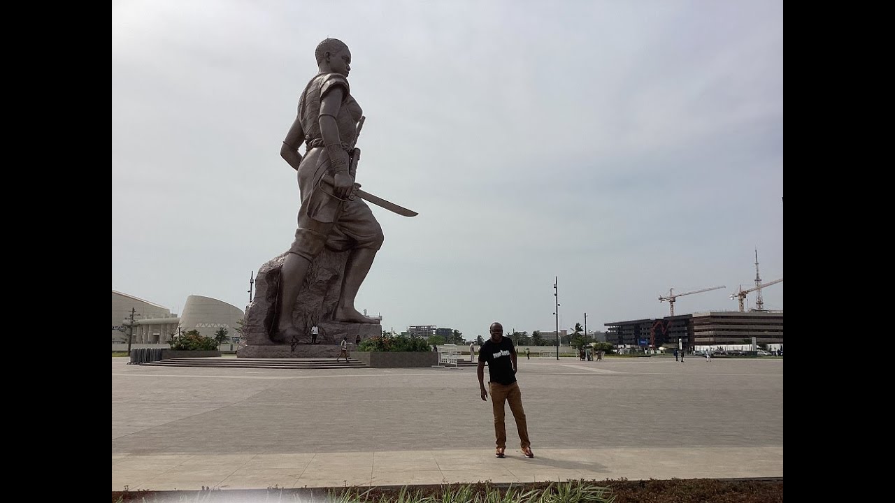 Cotonou, Benin - Place des Amazones