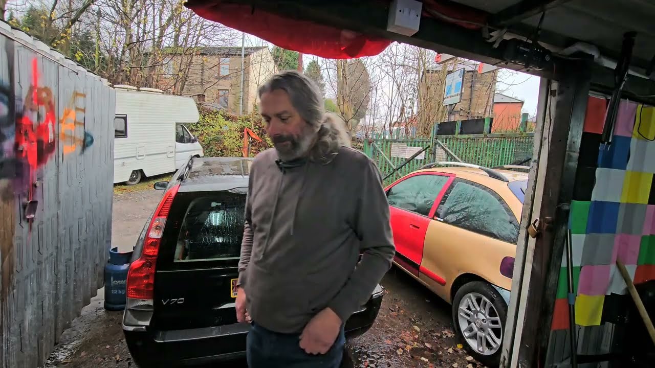 How to load an engine into the boot of a Volvo without a crane